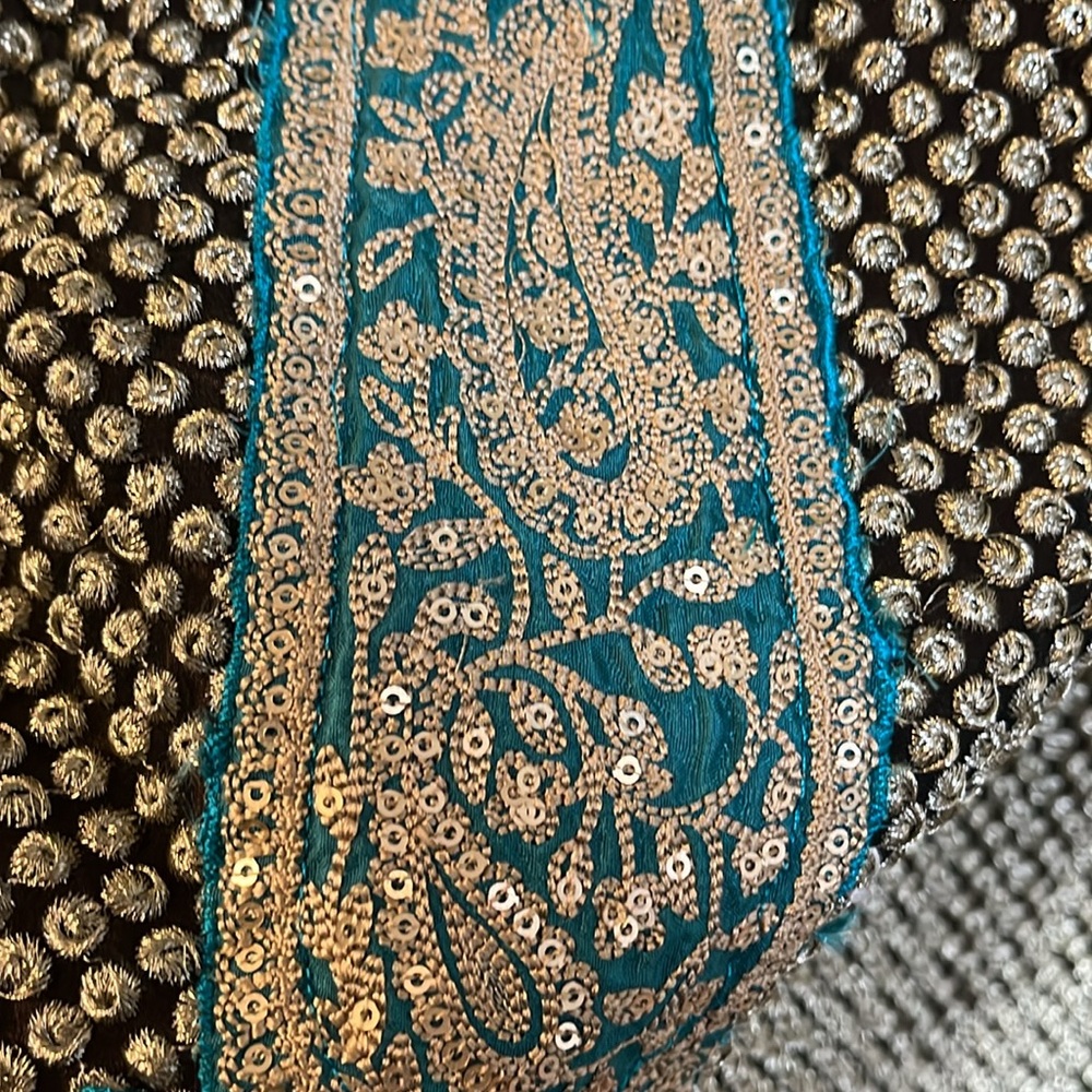 ORNATE SEQUINED AND EMBROIDERED LONG SLEEVE MAXI DRESS MULTICOLORED SIZE SMALL - Picture 10 of 15